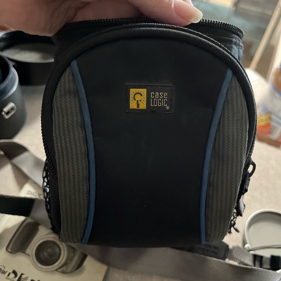 CANON POWERSHOT S2 IS 5.0MP DIGITAL CAMERA - TESTED WORKS Read Description - Picture 8 of 11